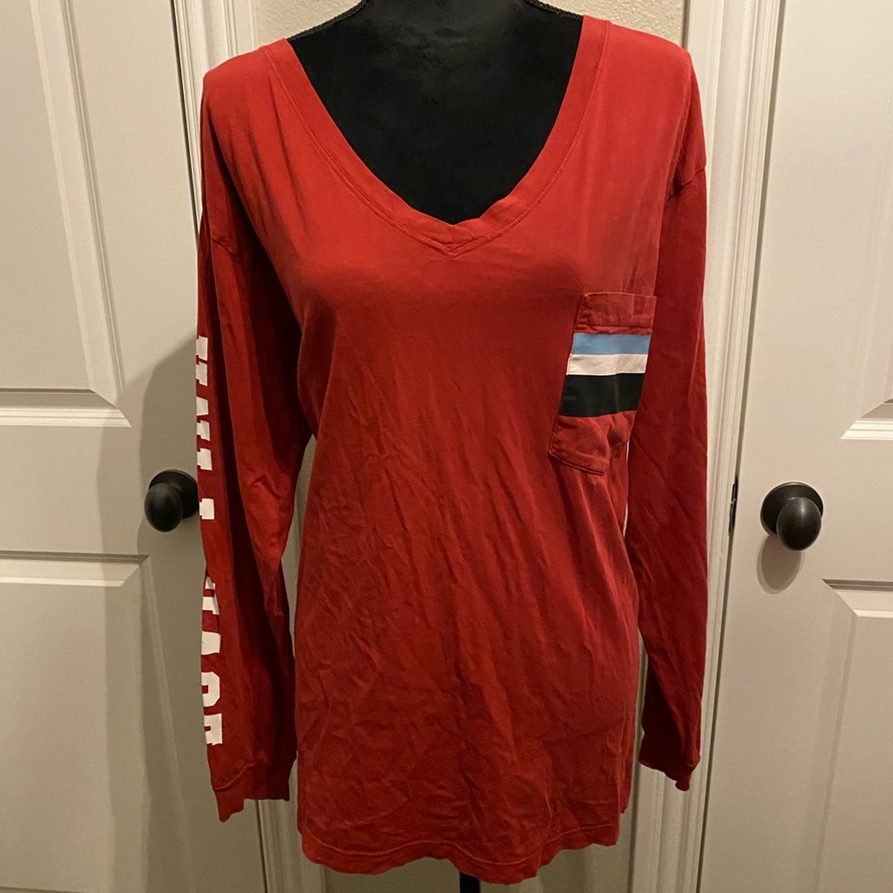 Women’s PINK brand v-neck top